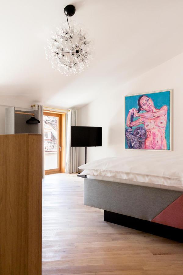 Kai 36 - Hotel Zwischen Fels Und Fluss Graz Kültér fotó Installation view of the exhibition "The Body in Art", 2016