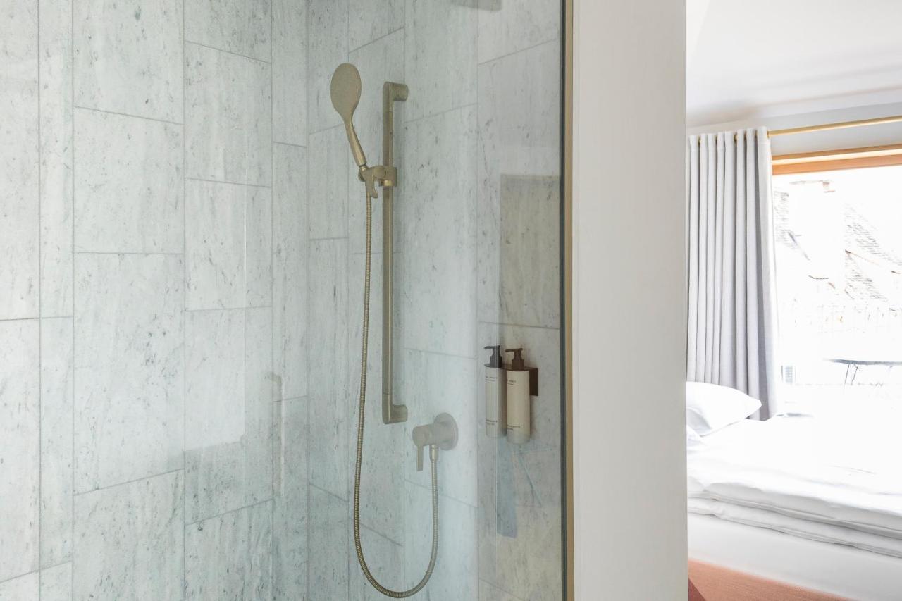 Kai 36 - Hotel Zwischen Fels Und Fluss Graz Kültér fotó A shower