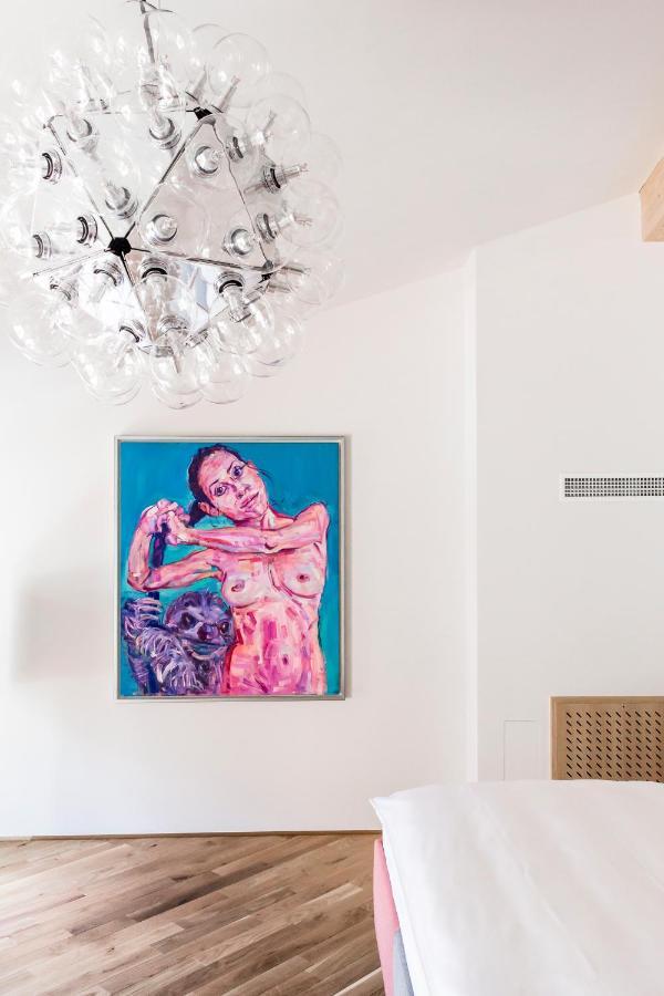 Kai 36 - Hotel Zwischen Fels Und Fluss Graz Kültér fotó Painting by Yana Borisova
